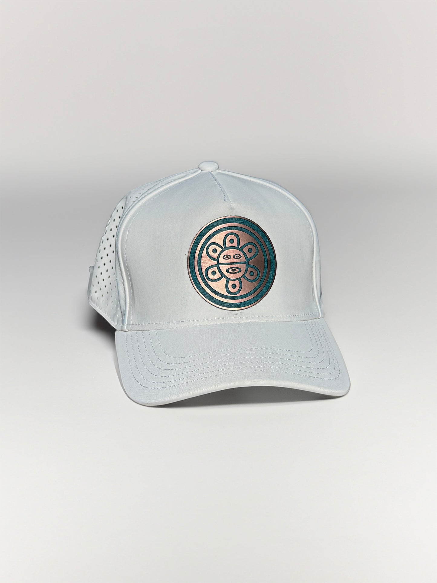 Gorra Blanca Sol Taíno cobre