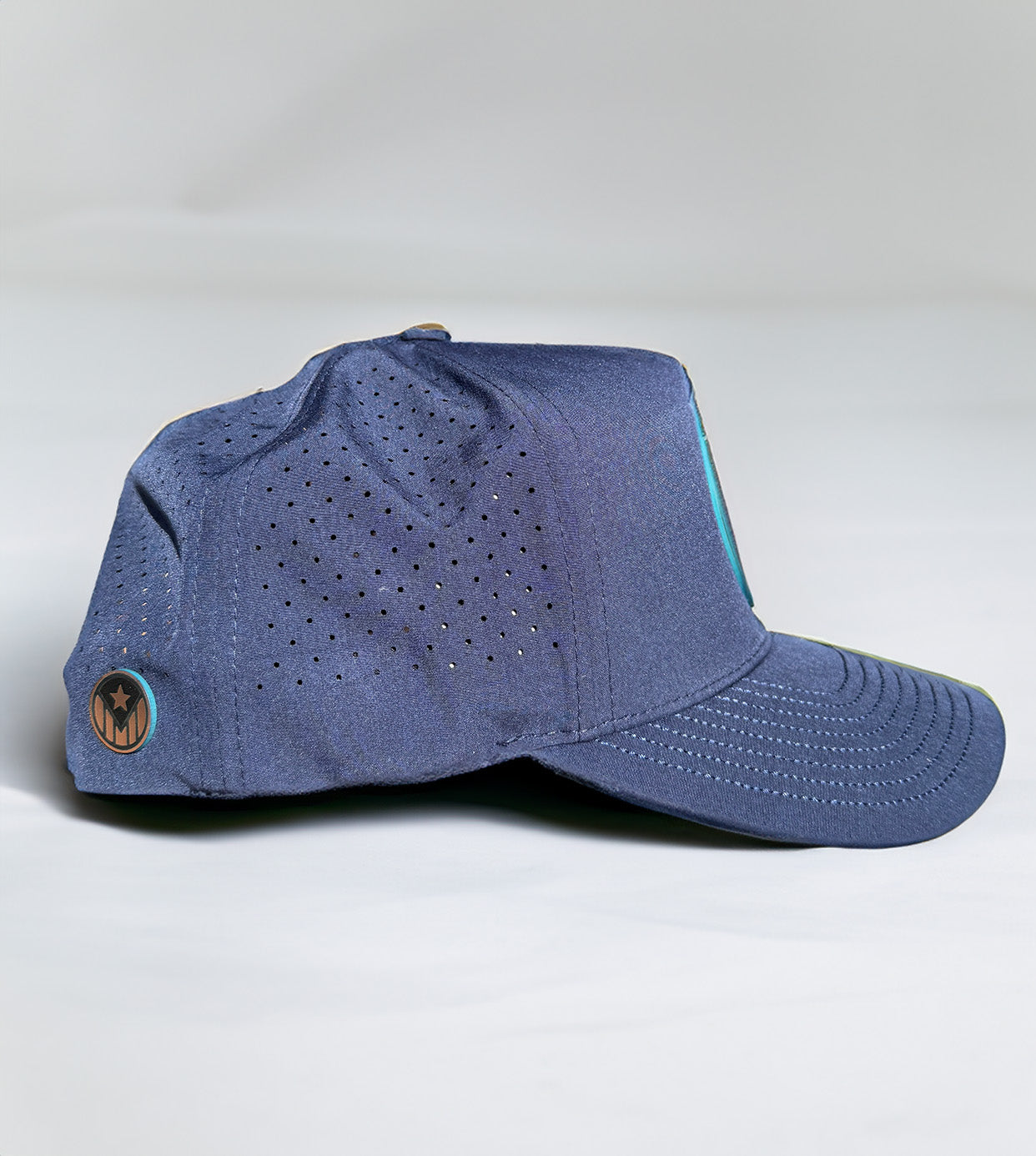 Gorra Blanca Sol Taíno cobre
