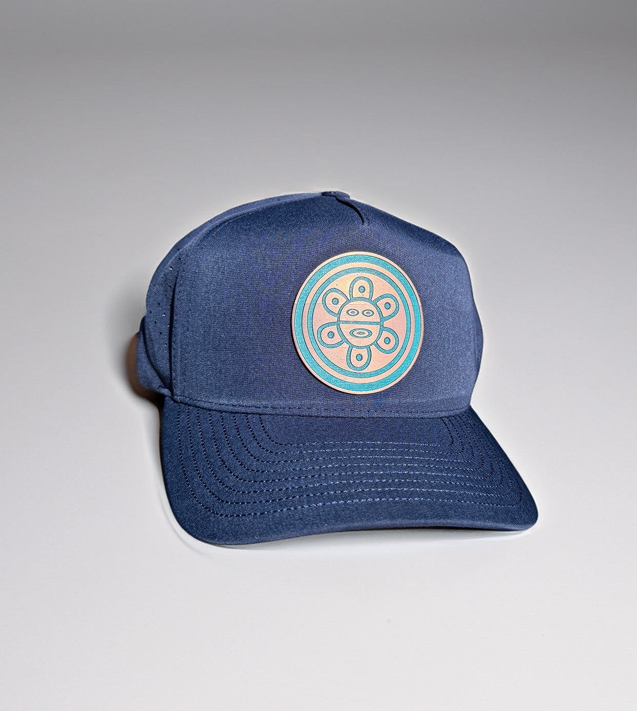 Gorra Blanca Sol Taíno cobre