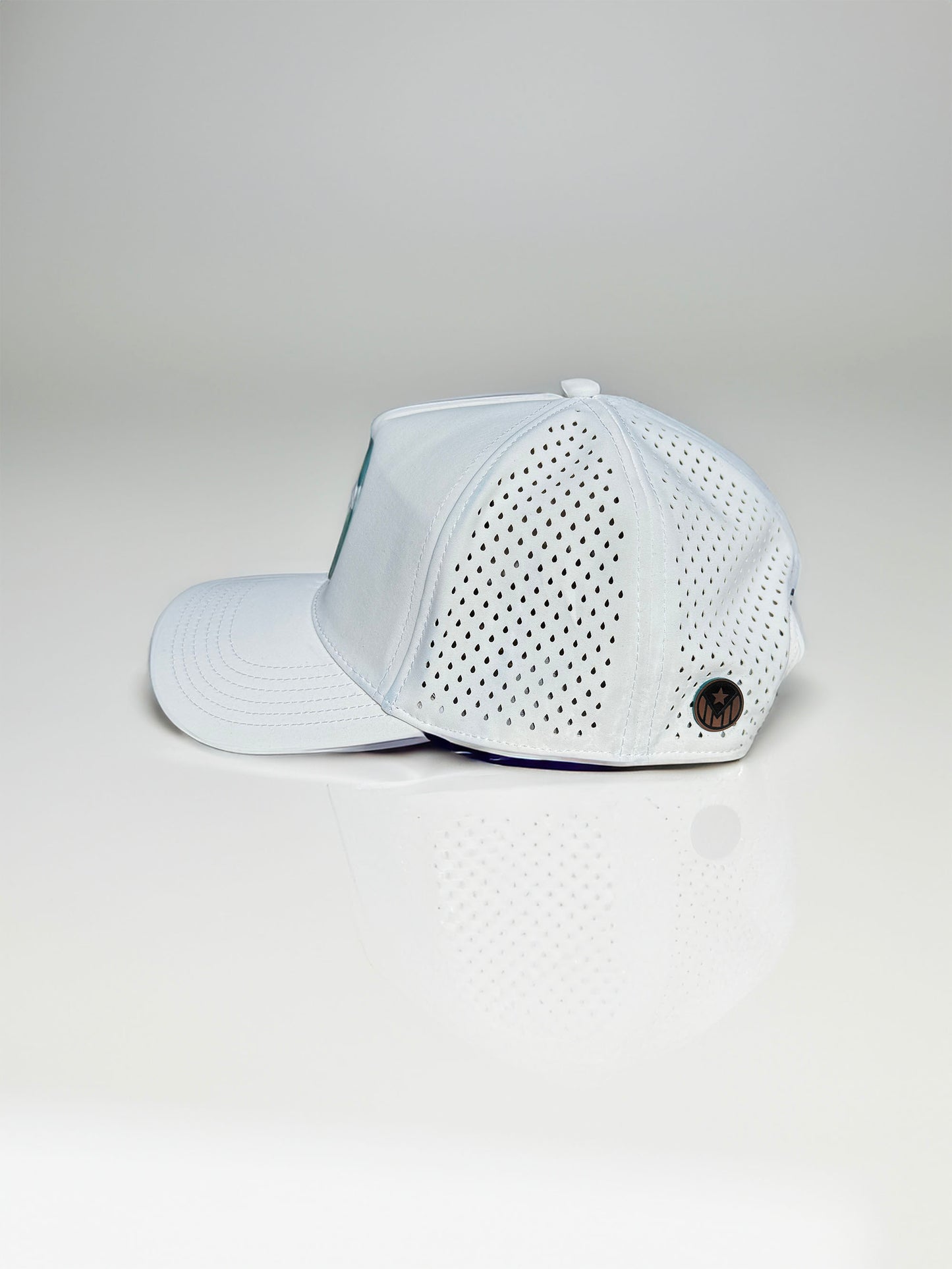 Gorra Blanca Sol Taíno cobre